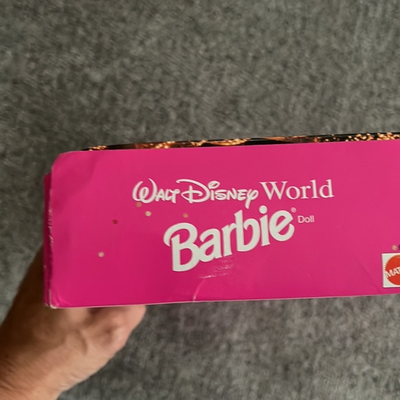 25TH Anniversary of WDW Barbie - Picture 3 of 3